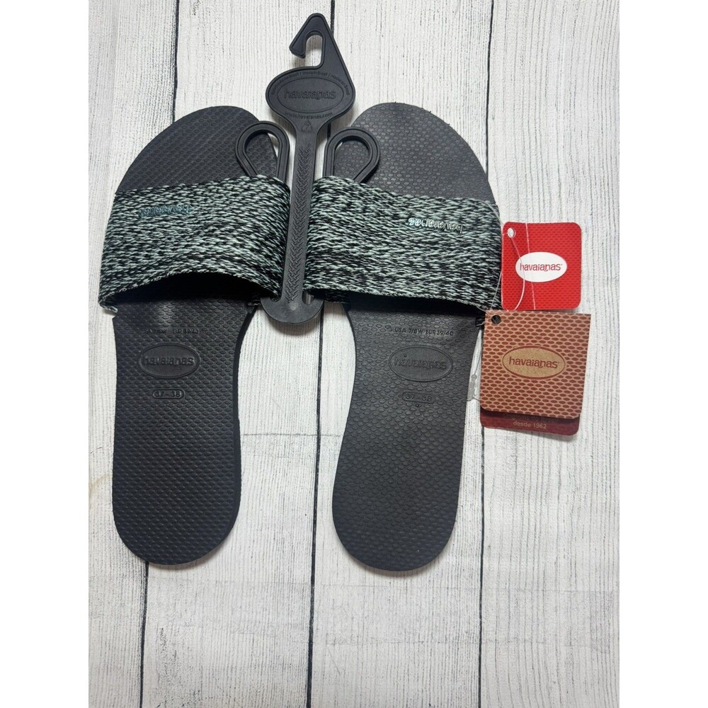 Havaianas Women's Black sandals size 7-8